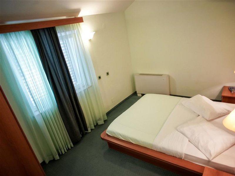 Hotel Conte Promajna Buitenkant foto